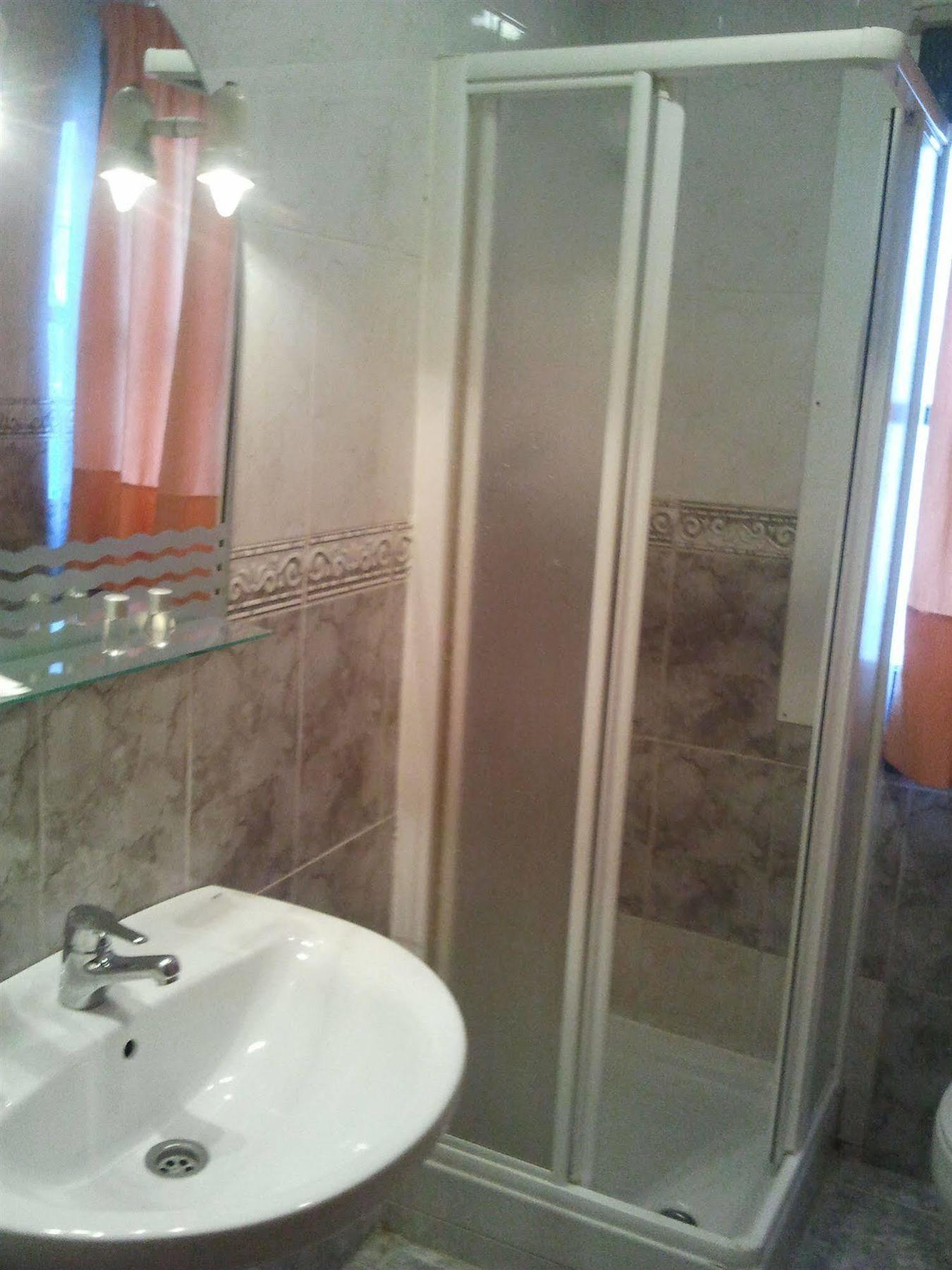Hostal Emilio Barajas มาดริด ภายนอก รูปภาพ