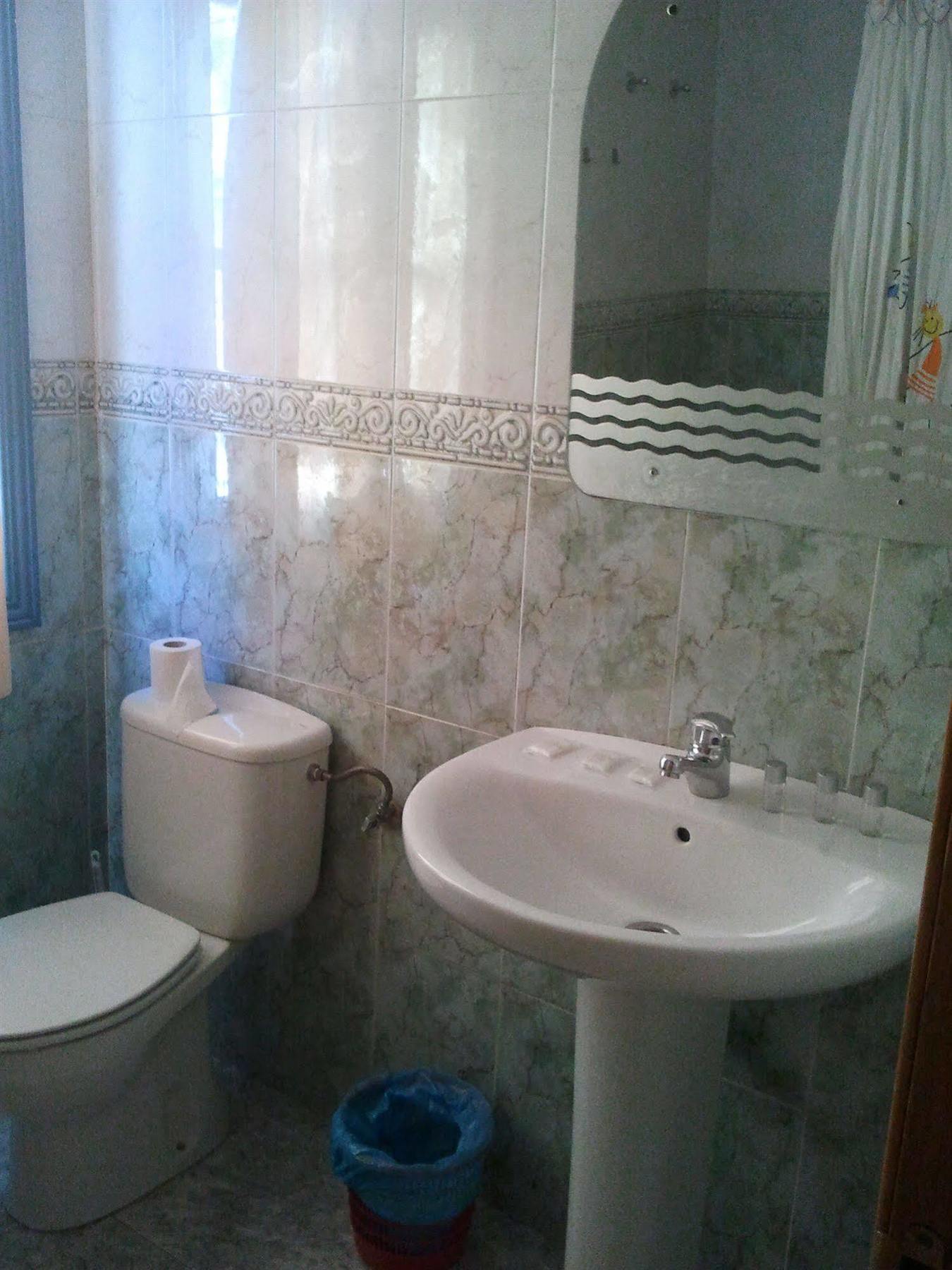 Hostal Emilio Barajas มาดริด ภายนอก รูปภาพ