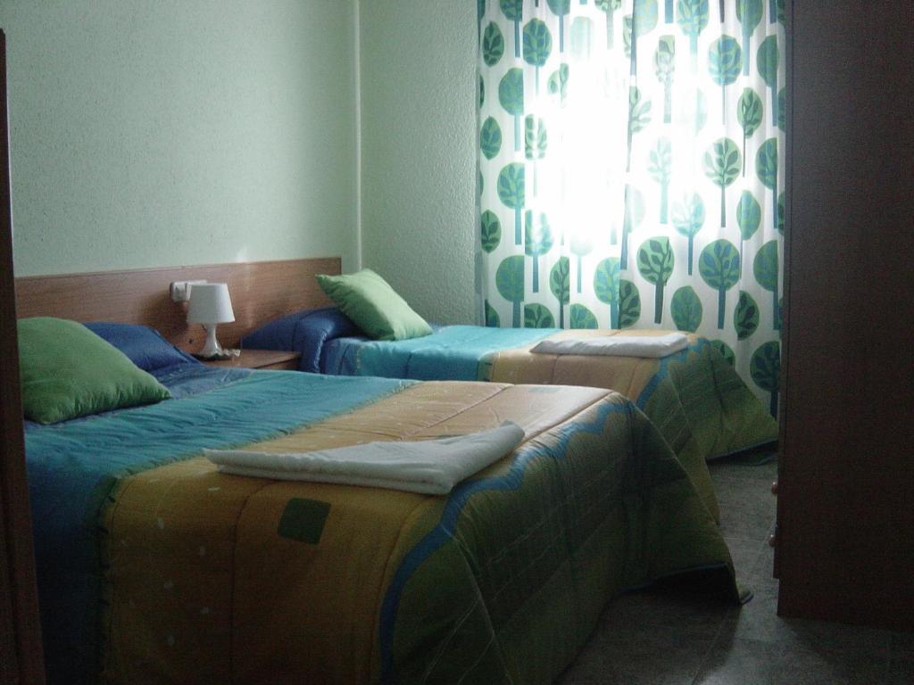 Hostal Emilio Barajas มาดริด ภายนอก รูปภาพ